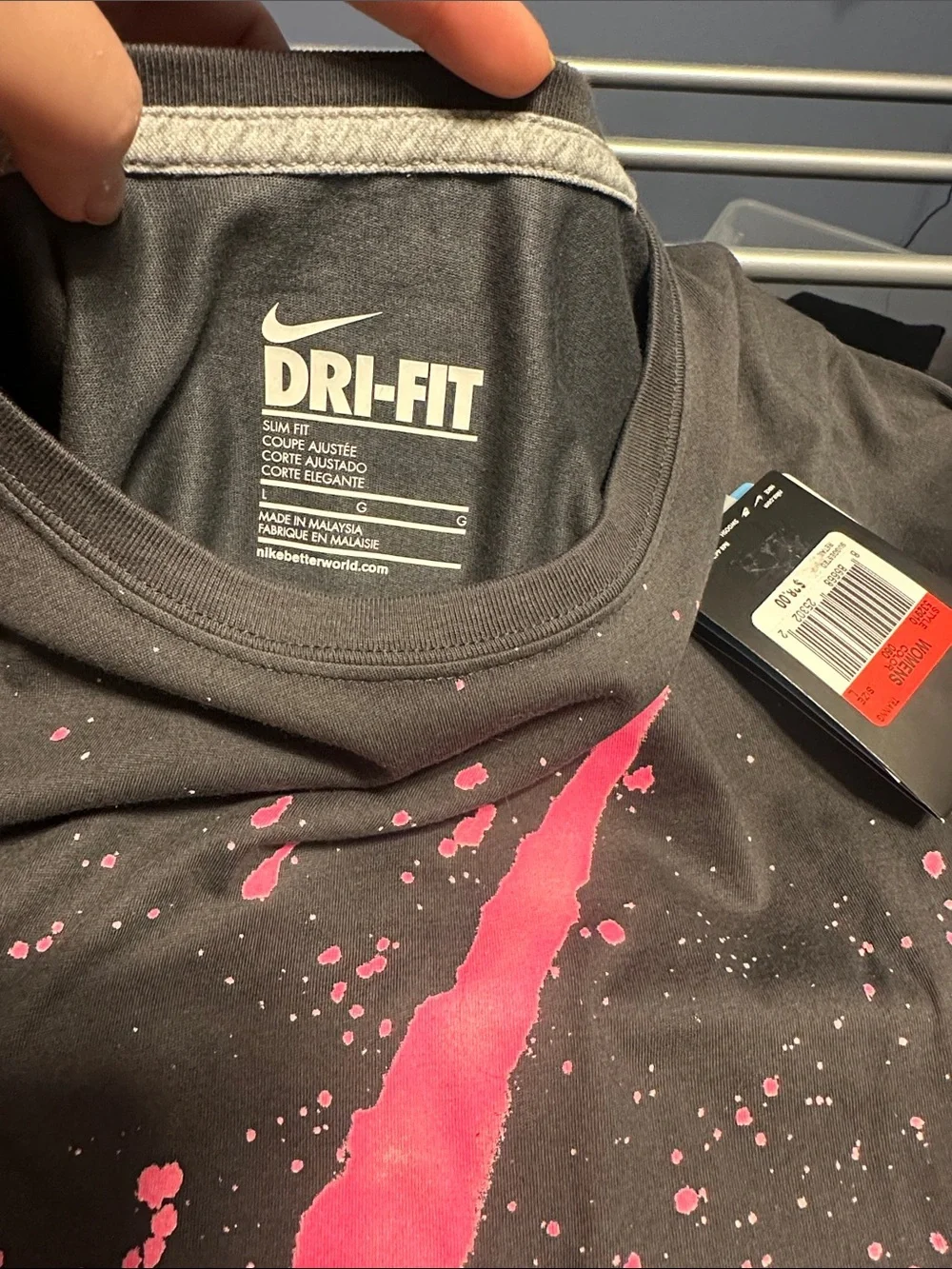 NWT Nike Women’s Gray Dri-Fit Tee with Pink Swoosh Splash Graphic